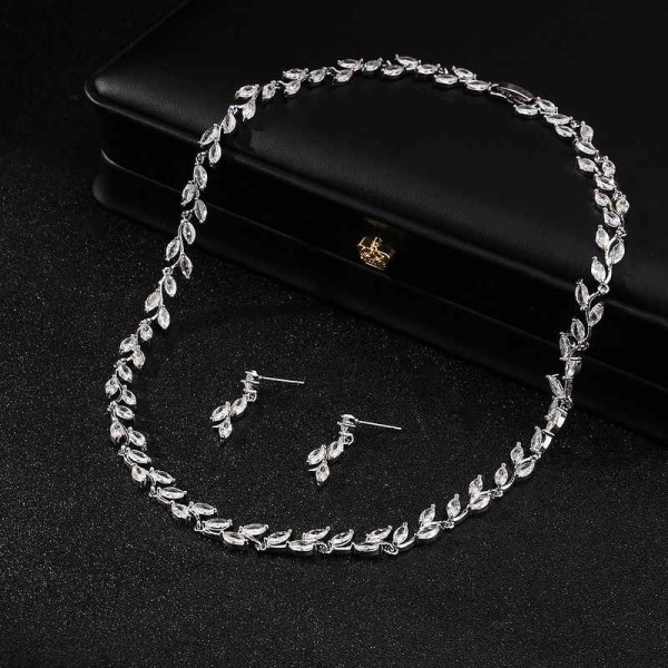 Ladies'/Couples' Elegant/Beautiful/Fashionable/Classic/Simple Alloy With Irregular Cubic Zirconia Jewelry Sets